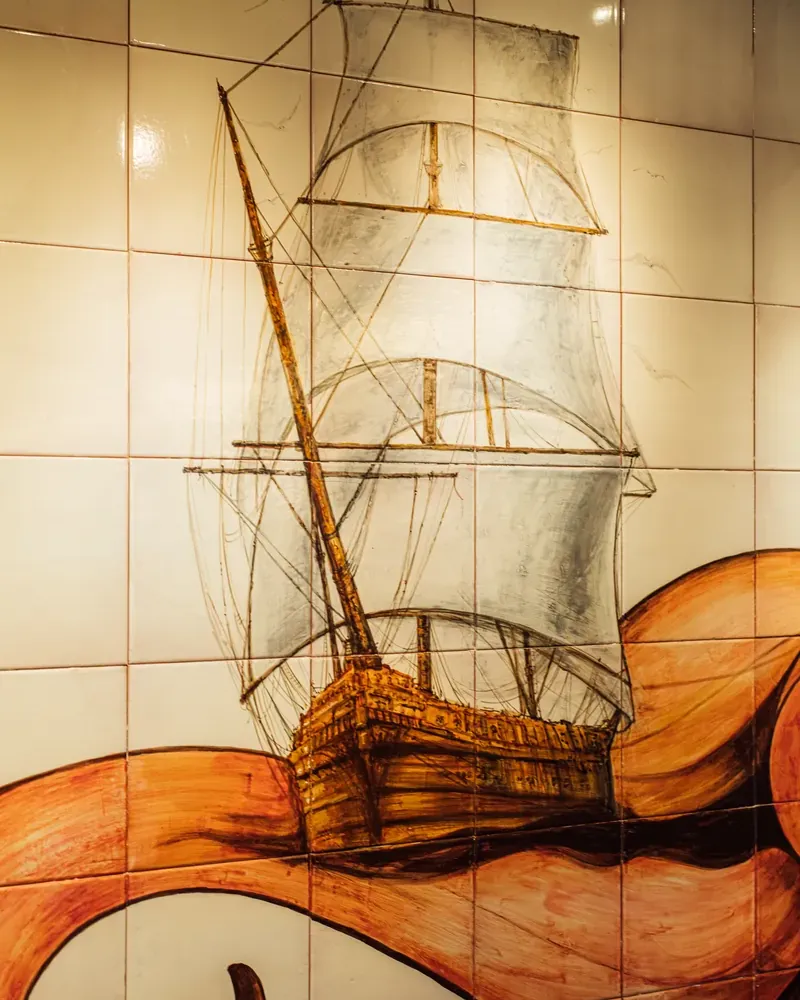 Mural en la planta alta de Gulliver