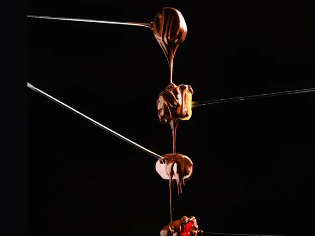 Seasonal Fruit Fondue