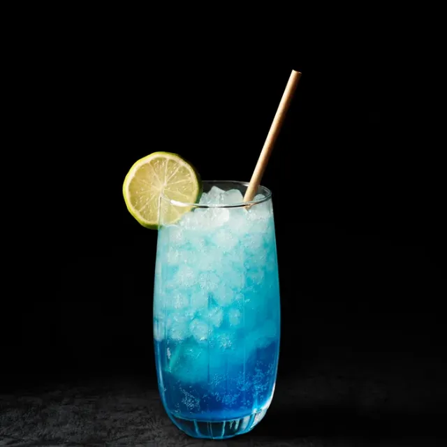Blue Lagoon sin alcohol en la barra de Gulliver