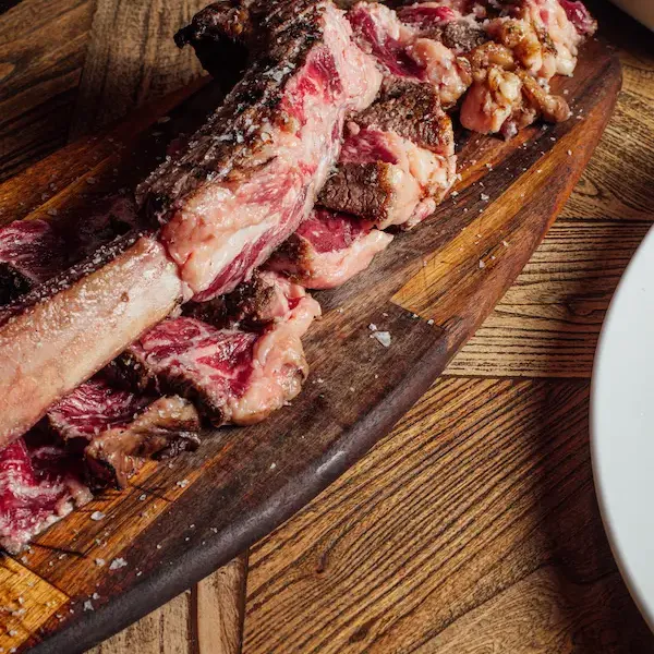 Tomahawk Angus a la brasa en Gulliver