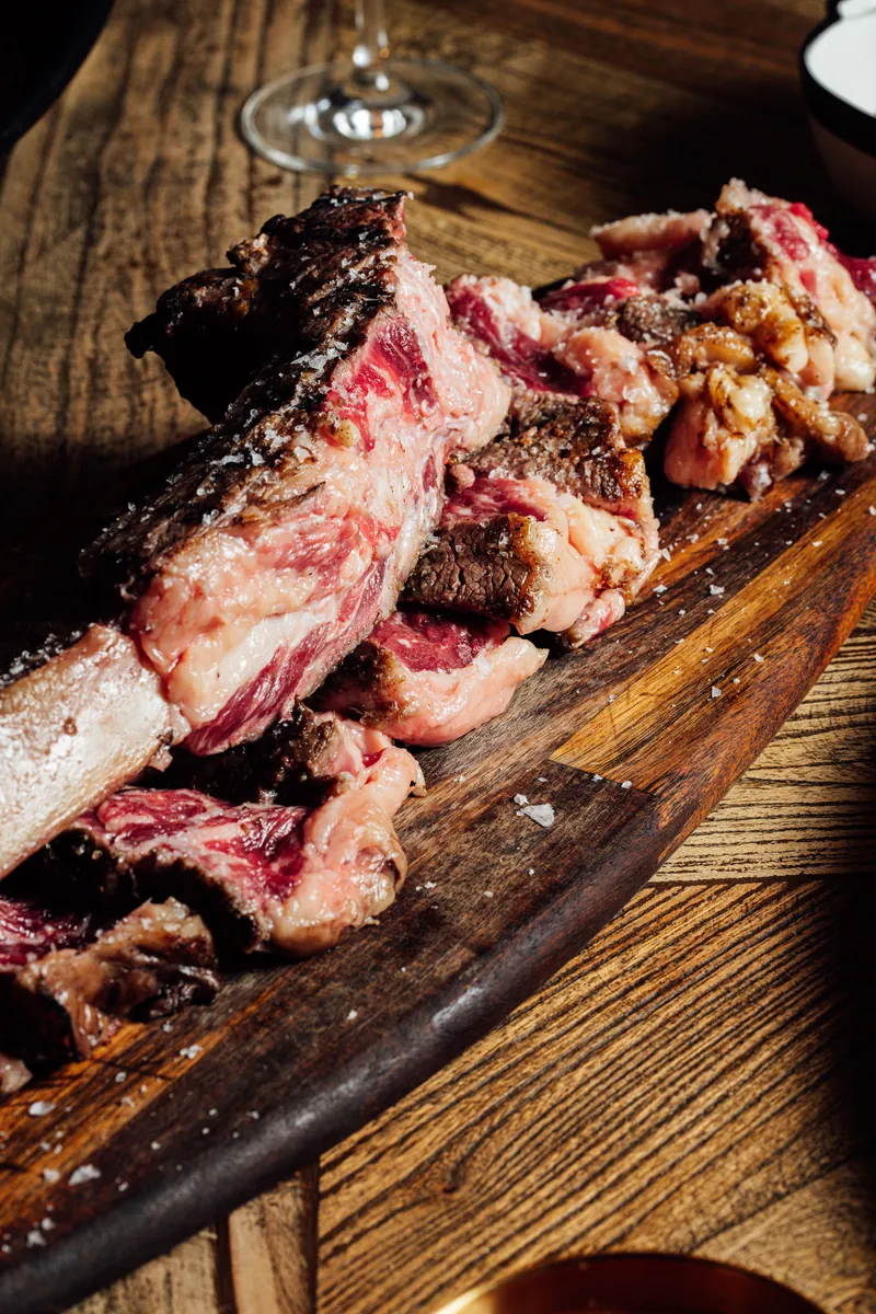 Tomahawk Angus a la brasa en Gulliver